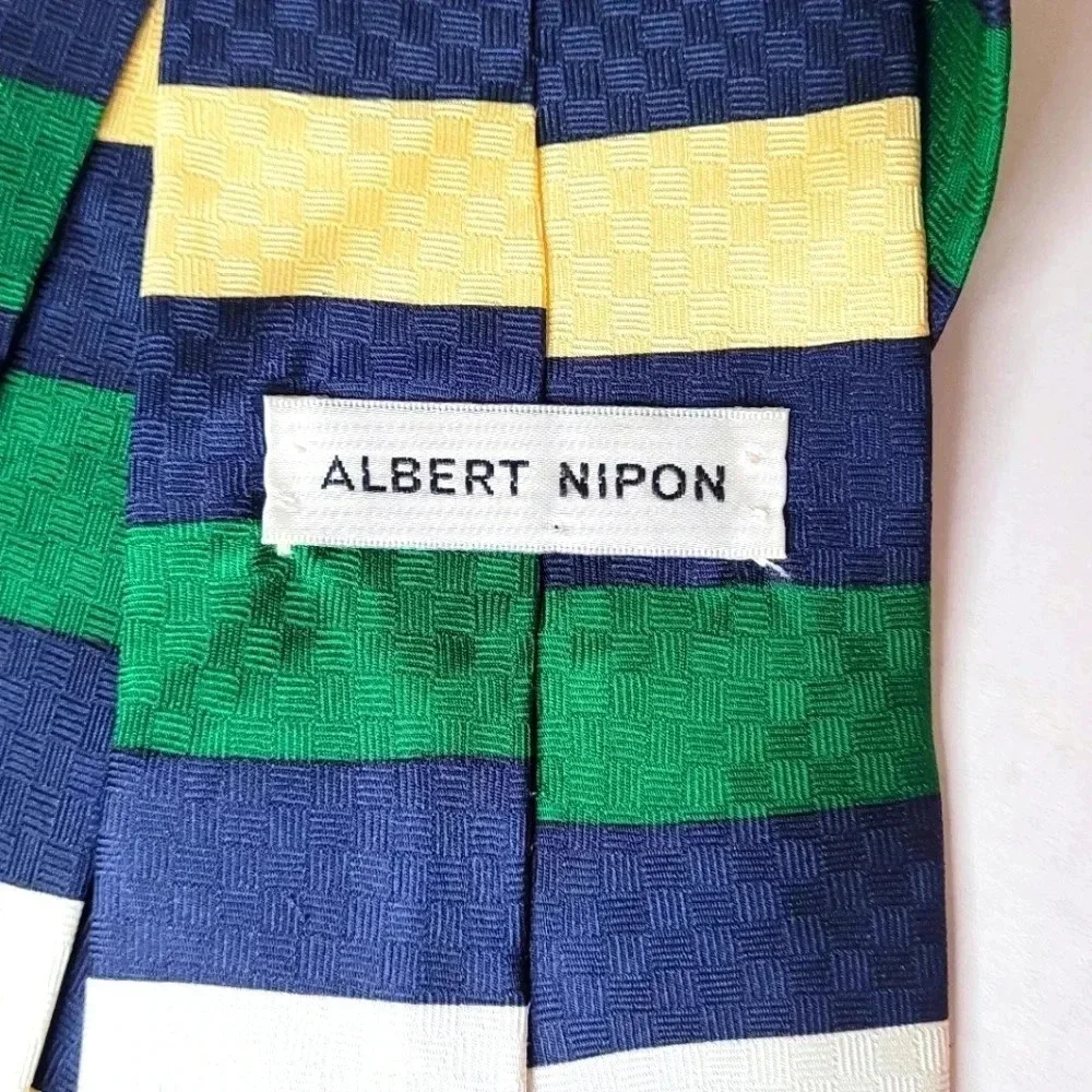 Albert Nipon albert nipon